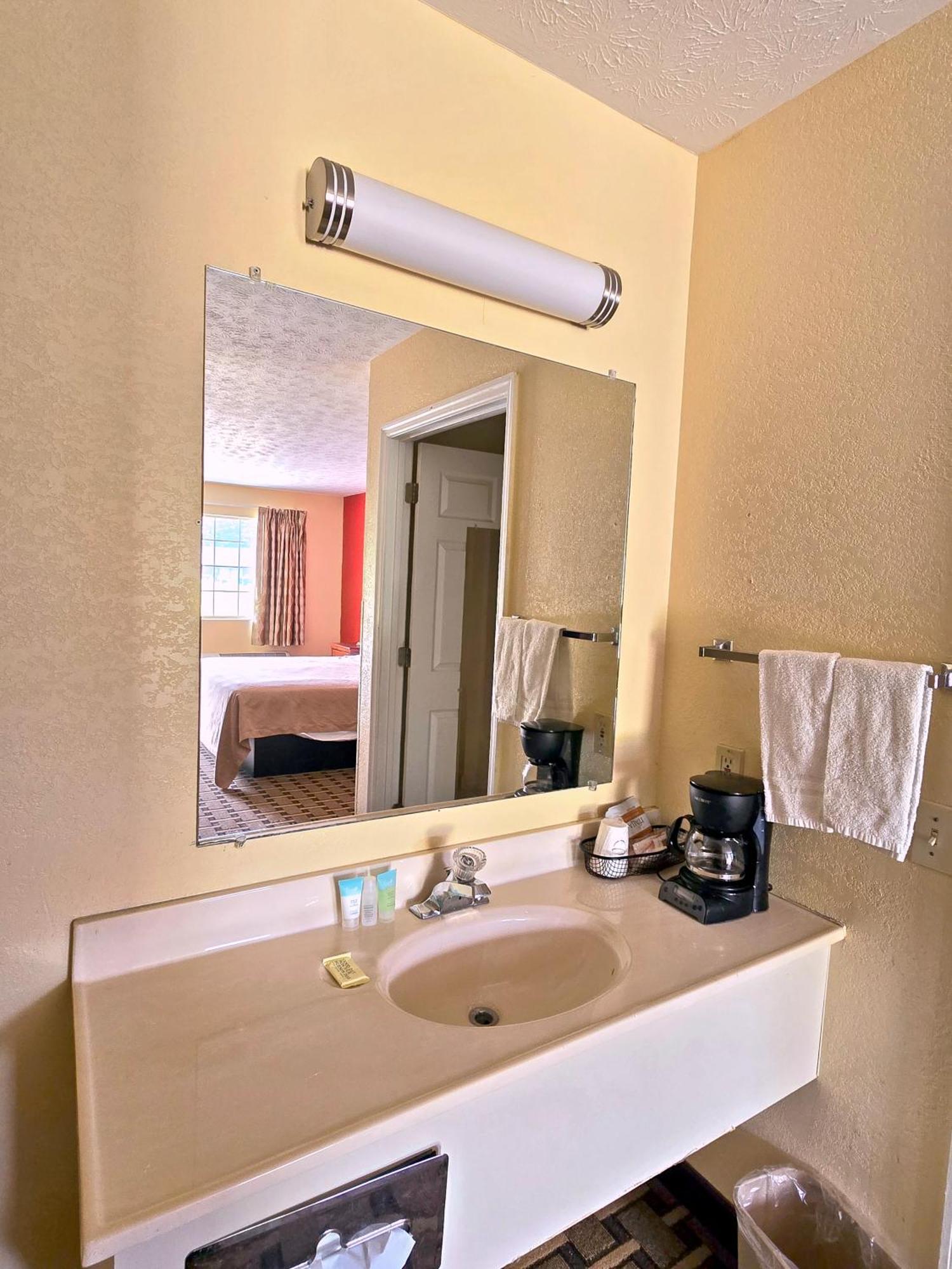 Garden Inn And Suites Near Callaway Gardens Pine Mountain Exteriör bild