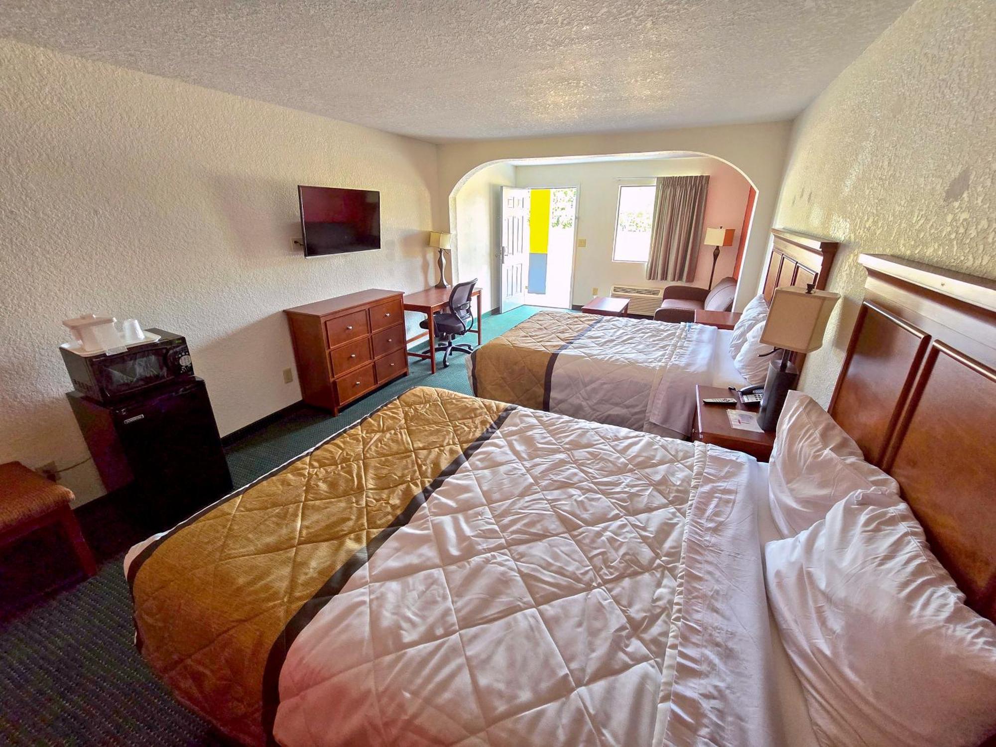 Garden Inn And Suites Near Callaway Gardens Pine Mountain Exteriör bild