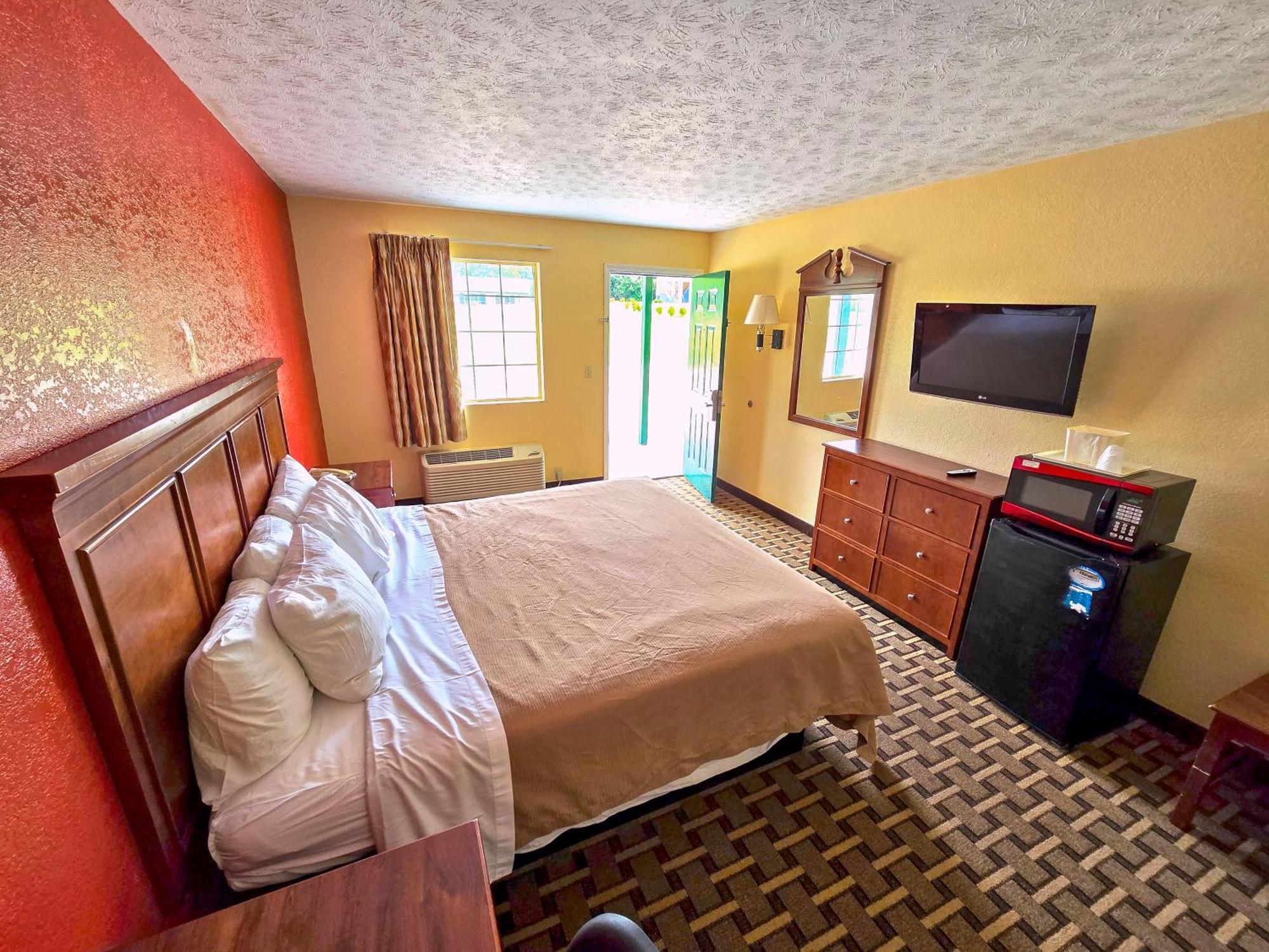 Garden Inn And Suites Near Callaway Gardens Pine Mountain Exteriör bild