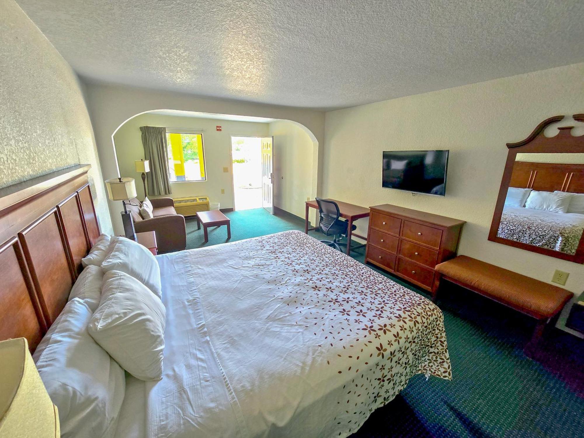 Garden Inn And Suites Near Callaway Gardens Pine Mountain Exteriör bild