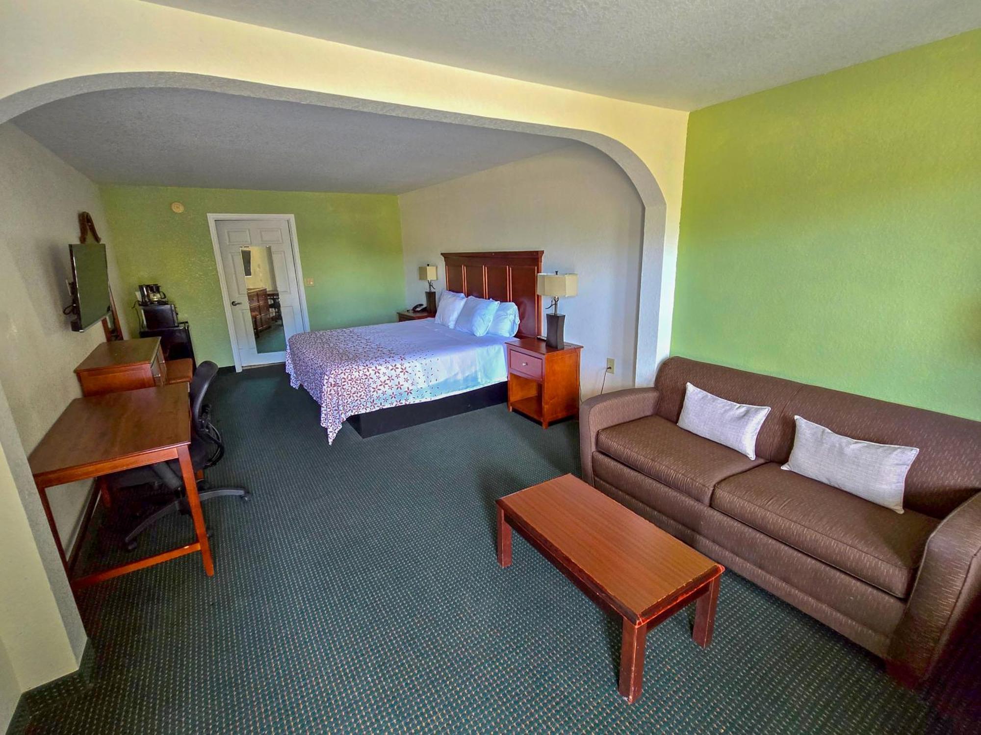 Garden Inn And Suites Near Callaway Gardens Pine Mountain Exteriör bild