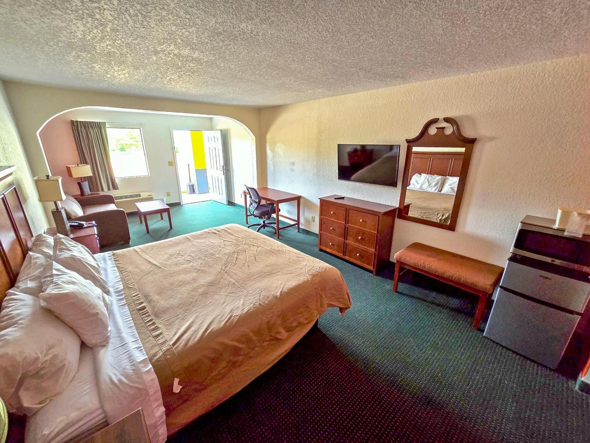 Garden Inn And Suites Near Callaway Gardens Pine Mountain Exteriör bild