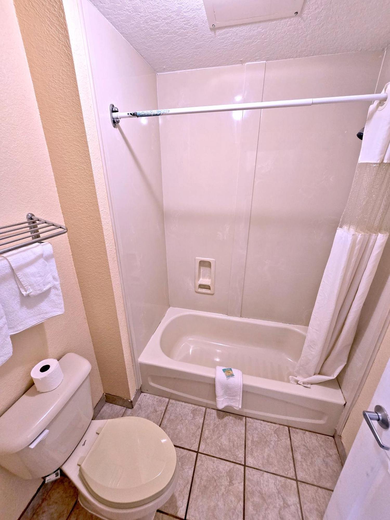 Garden Inn And Suites Near Callaway Gardens Pine Mountain Exteriör bild